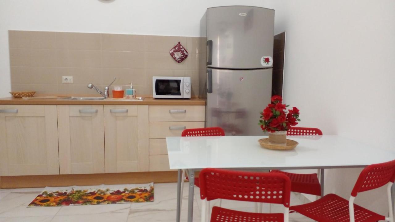 La Rosa Rossa Otel Bari Dış mekan fotoğraf
