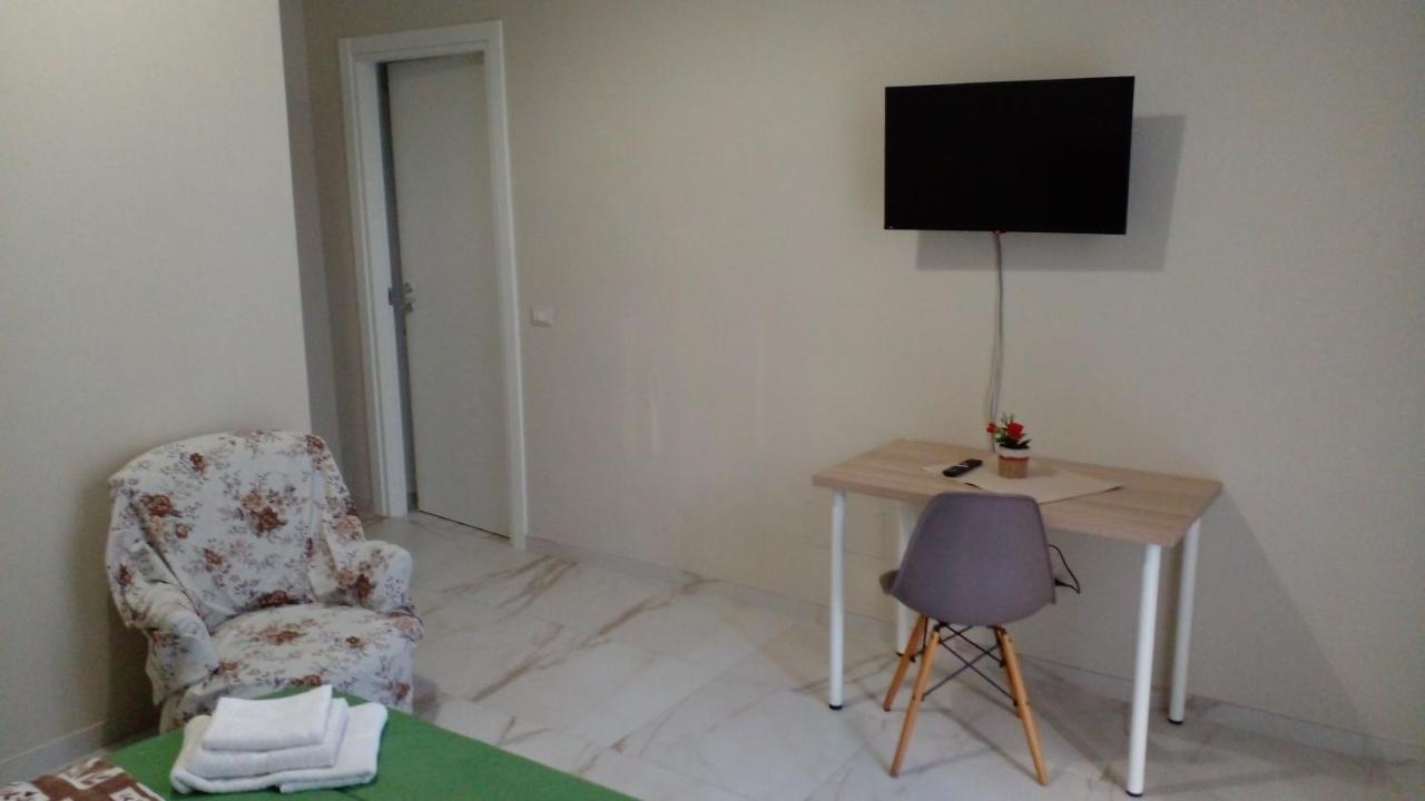 La Rosa Rossa Otel Bari Dış mekan fotoğraf