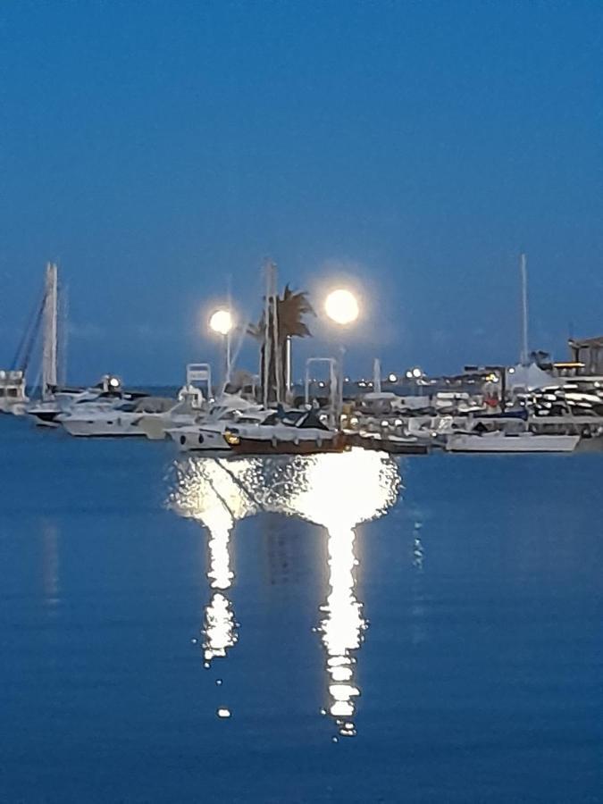 La Rosa Rossa Otel Bari Dış mekan fotoğraf