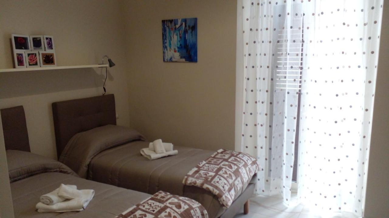La Rosa Rossa Otel Bari Dış mekan fotoğraf