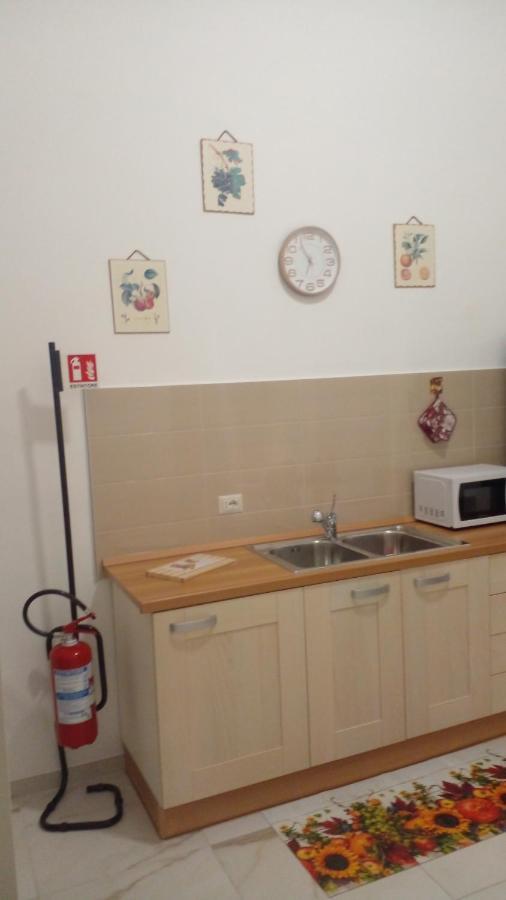 La Rosa Rossa Otel Bari Dış mekan fotoğraf